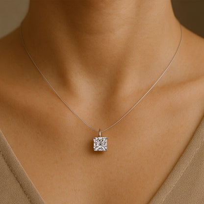 Collier Ras-du-Cou Femme avec Chaîne Invisible en Argent et Pendentif en diamant 1 ct