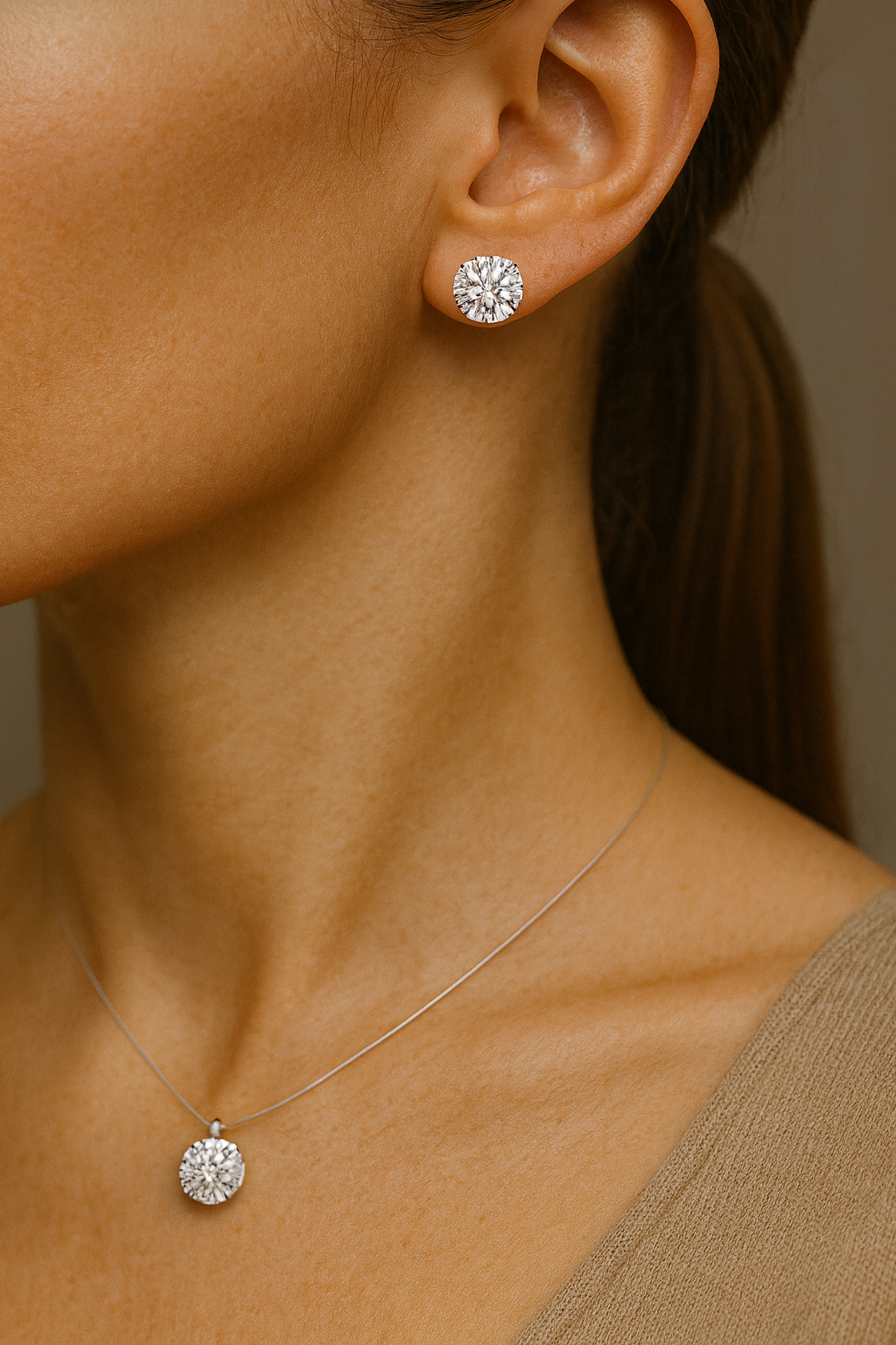 Collier Ras-du-Cou Femme avec Chaîne Invisible en Argent et Pendentif en diamant 1 ct