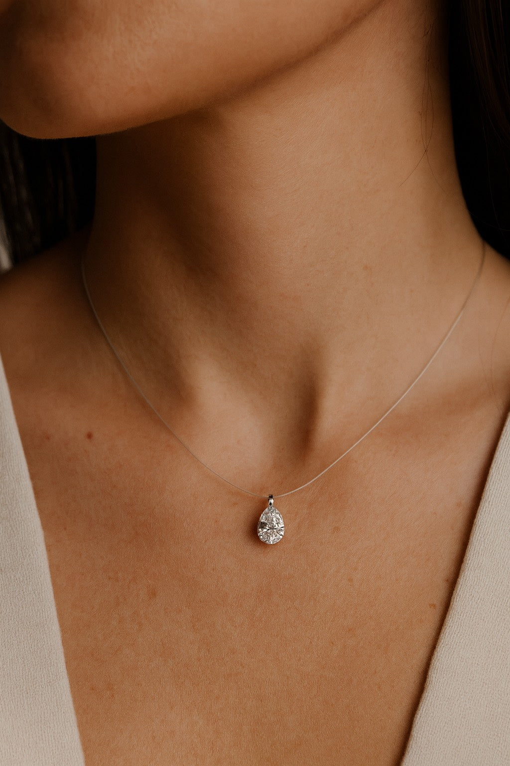 Collier Ras-du-Cou Femme avec Chaîne Invisible en Argent et Pendentif en diamant 1 ct