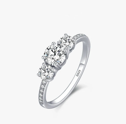 Bague de Luxe en Argent Sterling 925 avec Diamant Étincelant 1 ct – Coupe Émeraude Ronde